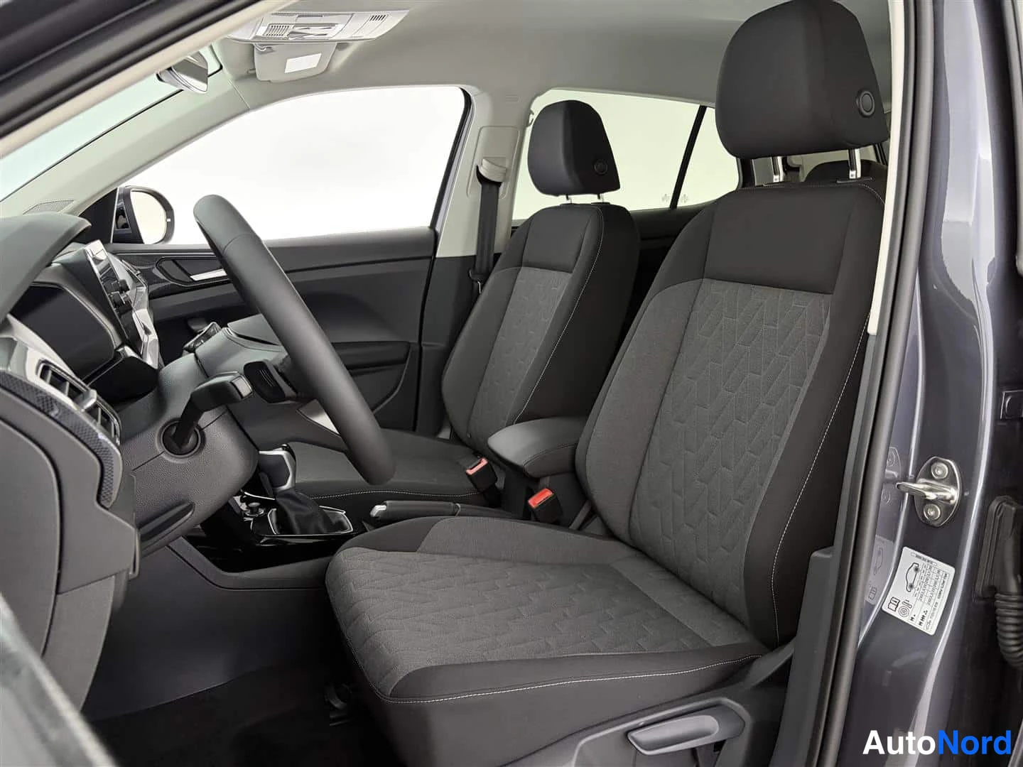 Harmaa Volkswagen T-Cross 2026, kuva 19
