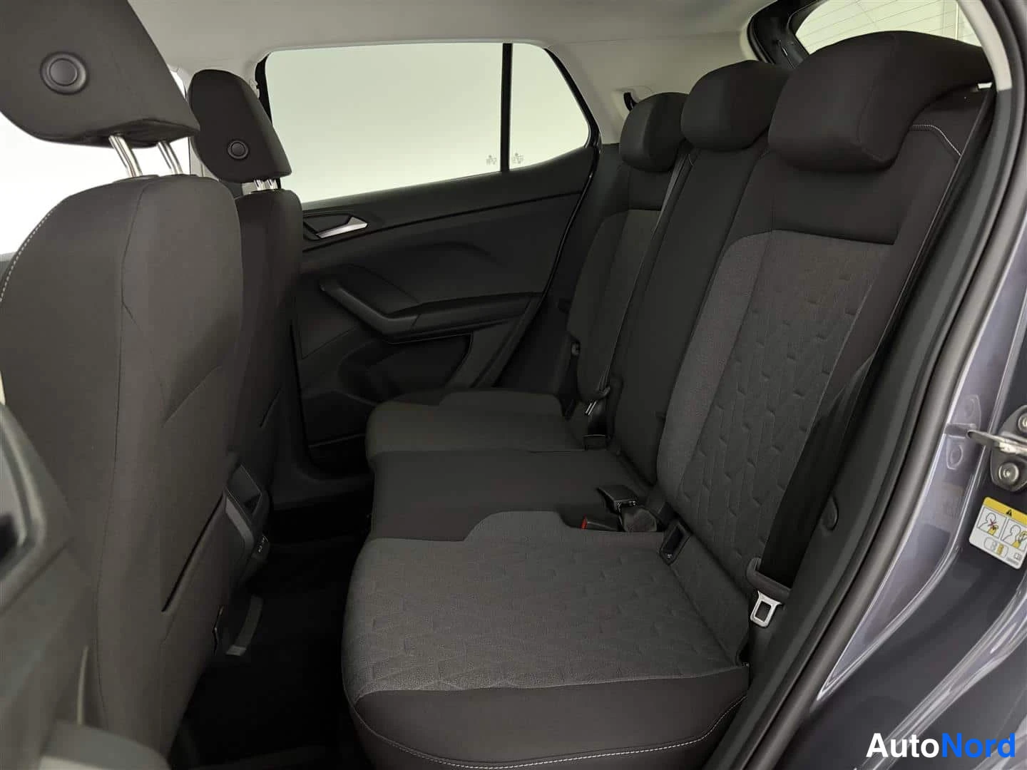 Harmaa Volkswagen T-Cross 2026, kuva 21