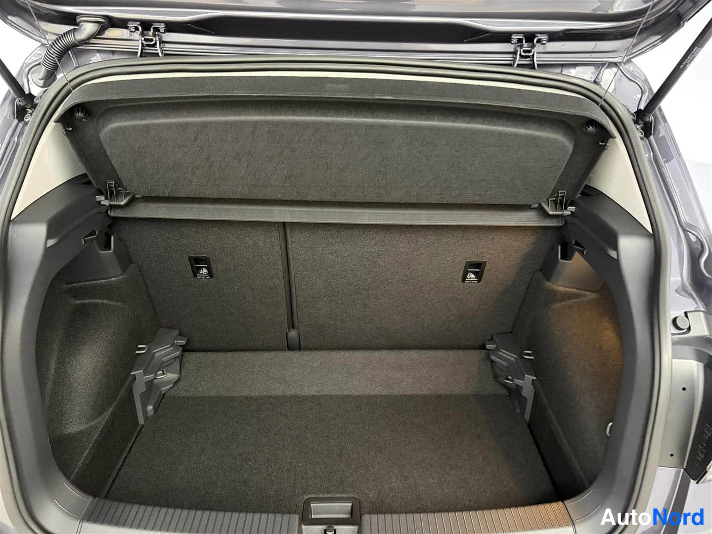Harmaa Volkswagen T-Cross 2026, kuva 22