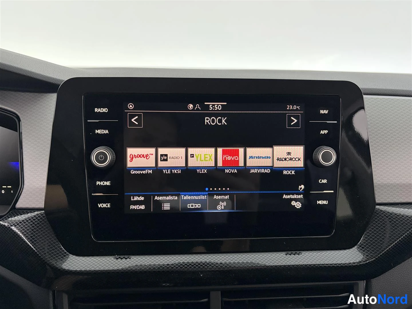 Harmaa Volkswagen T-Cross 2026, kuva 24