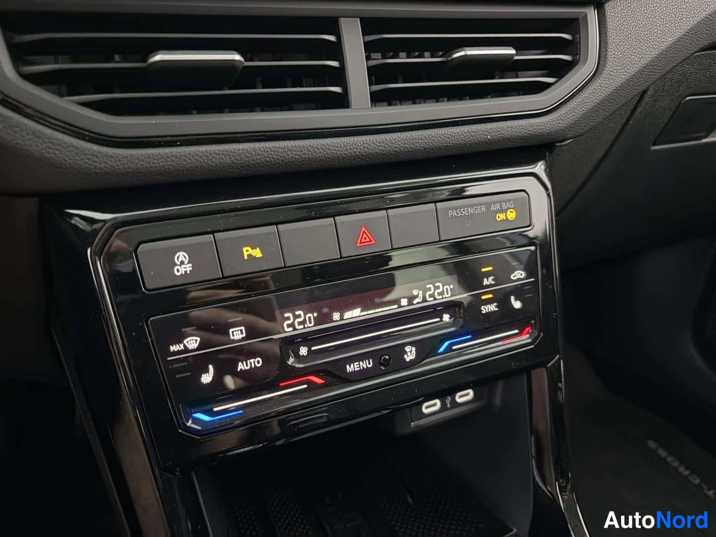 Harmaa Volkswagen T-Cross 2026, kuva 27