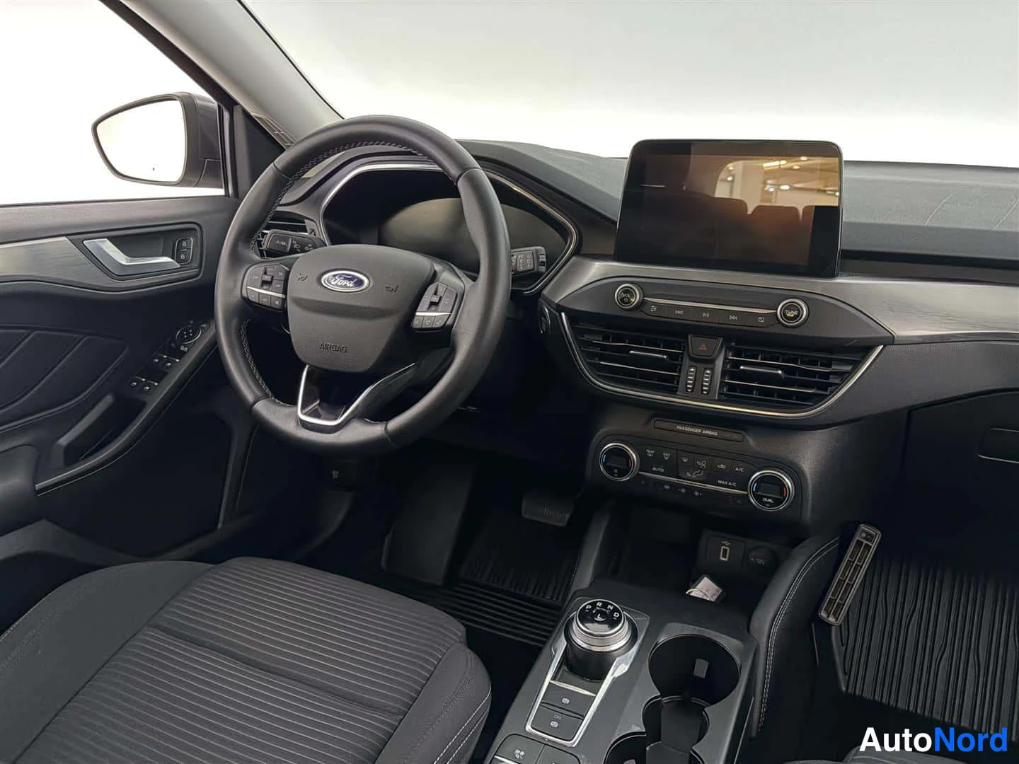 Grå Ford Focus 2020, bild 15