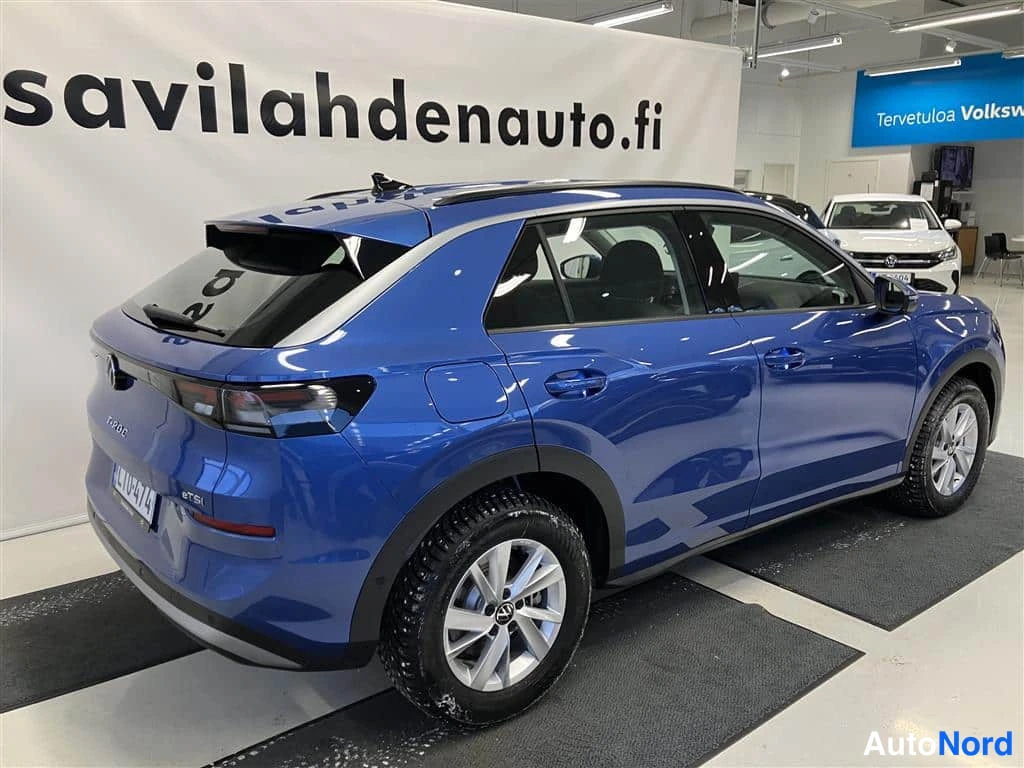 Sininen Volkswagen T-Roc 2026, kuva 6