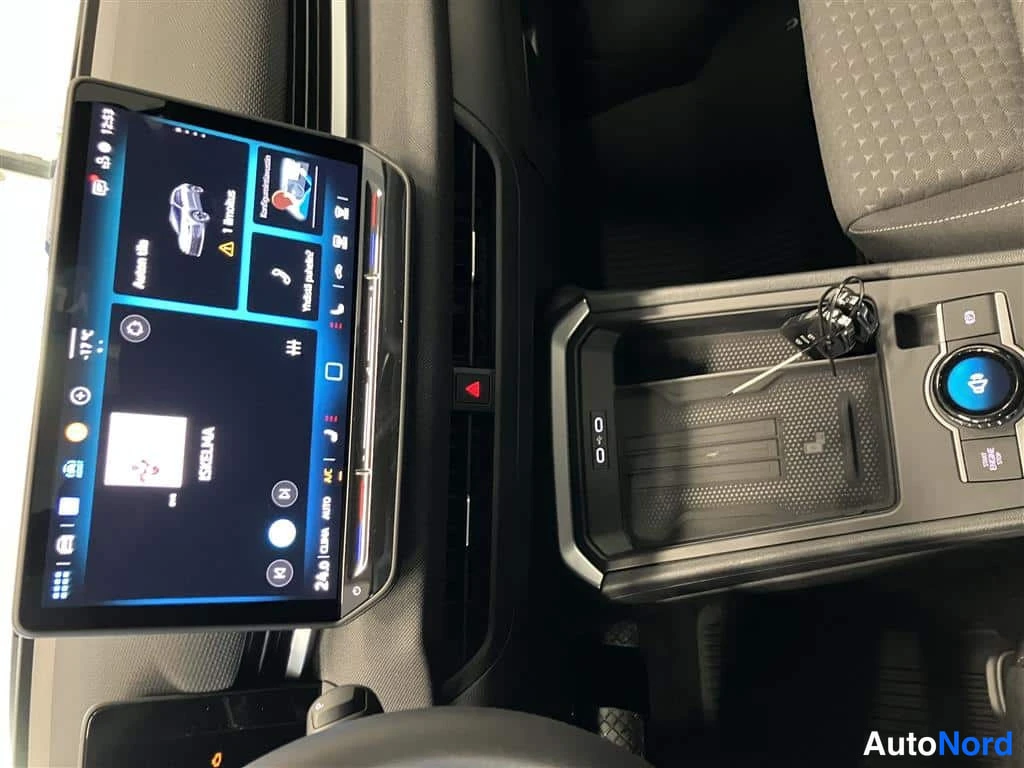 Sininen Volkswagen T-Roc 2026, kuva 10