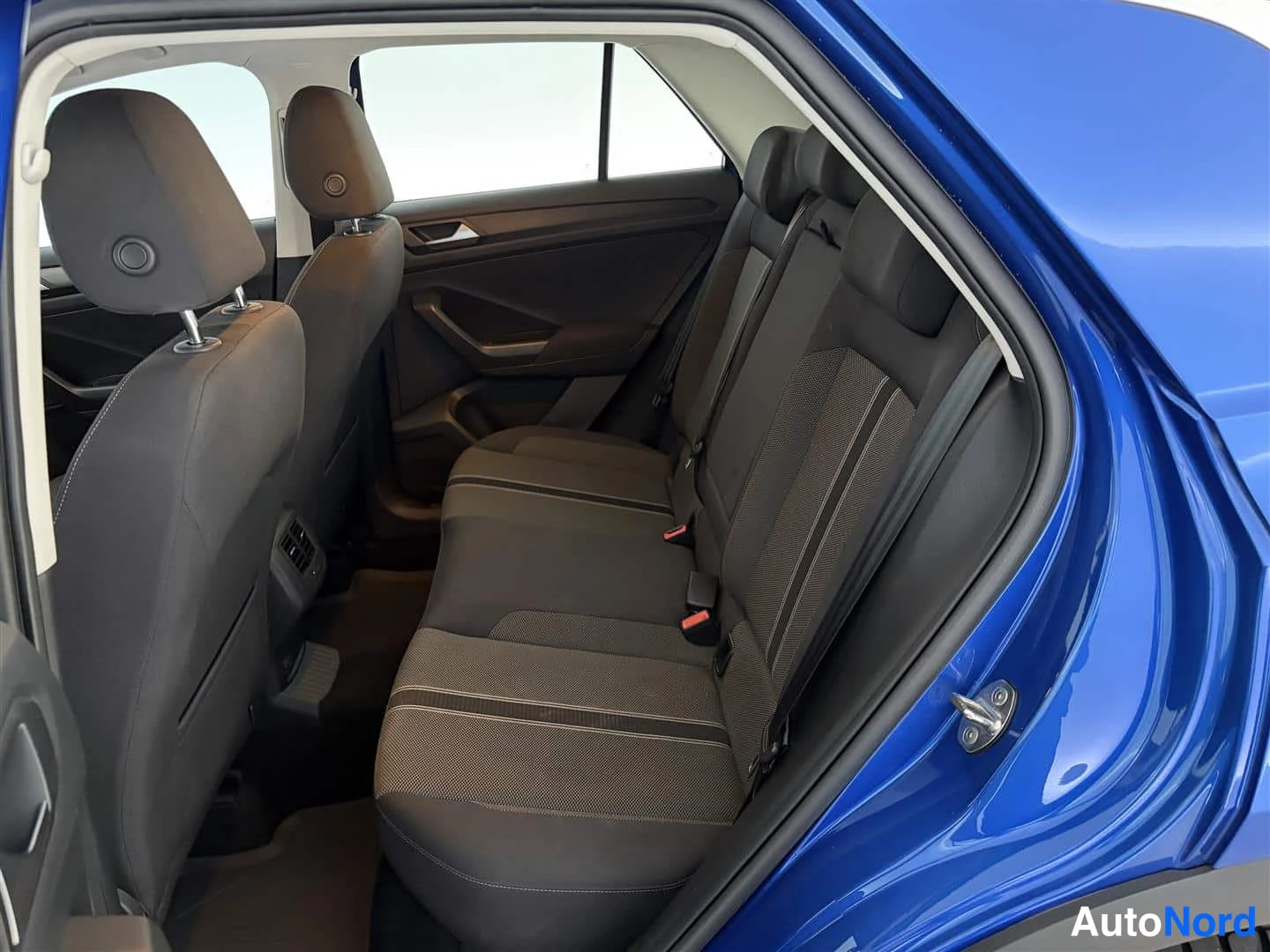 Sininen Volkswagen T-Roc 2019, kuva 21