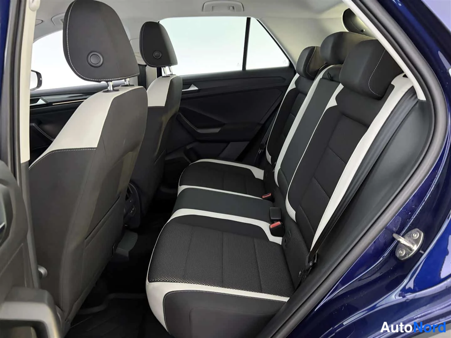 Sininen Volkswagen T-Roc 2022, kuva 18