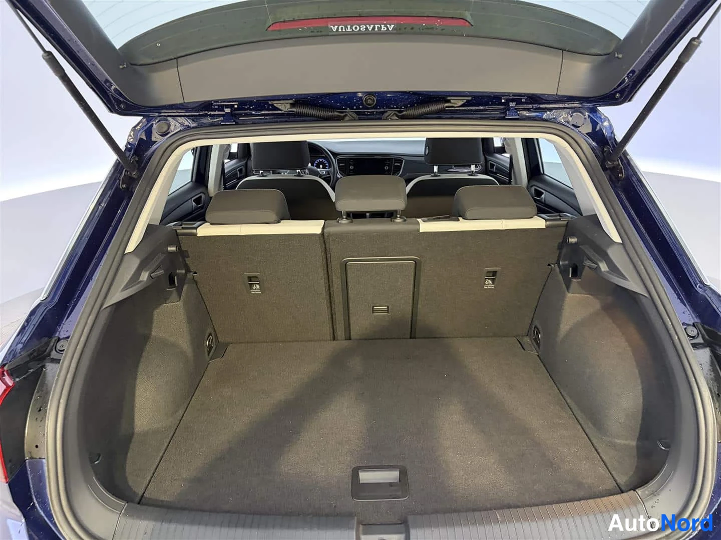 Sininen Volkswagen T-Roc 2022, kuva 19