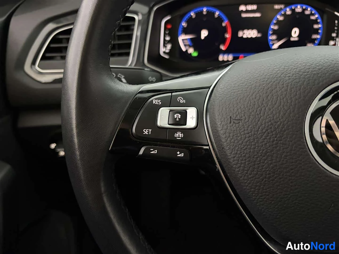 Sininen Volkswagen T-Roc 2022, kuva 27