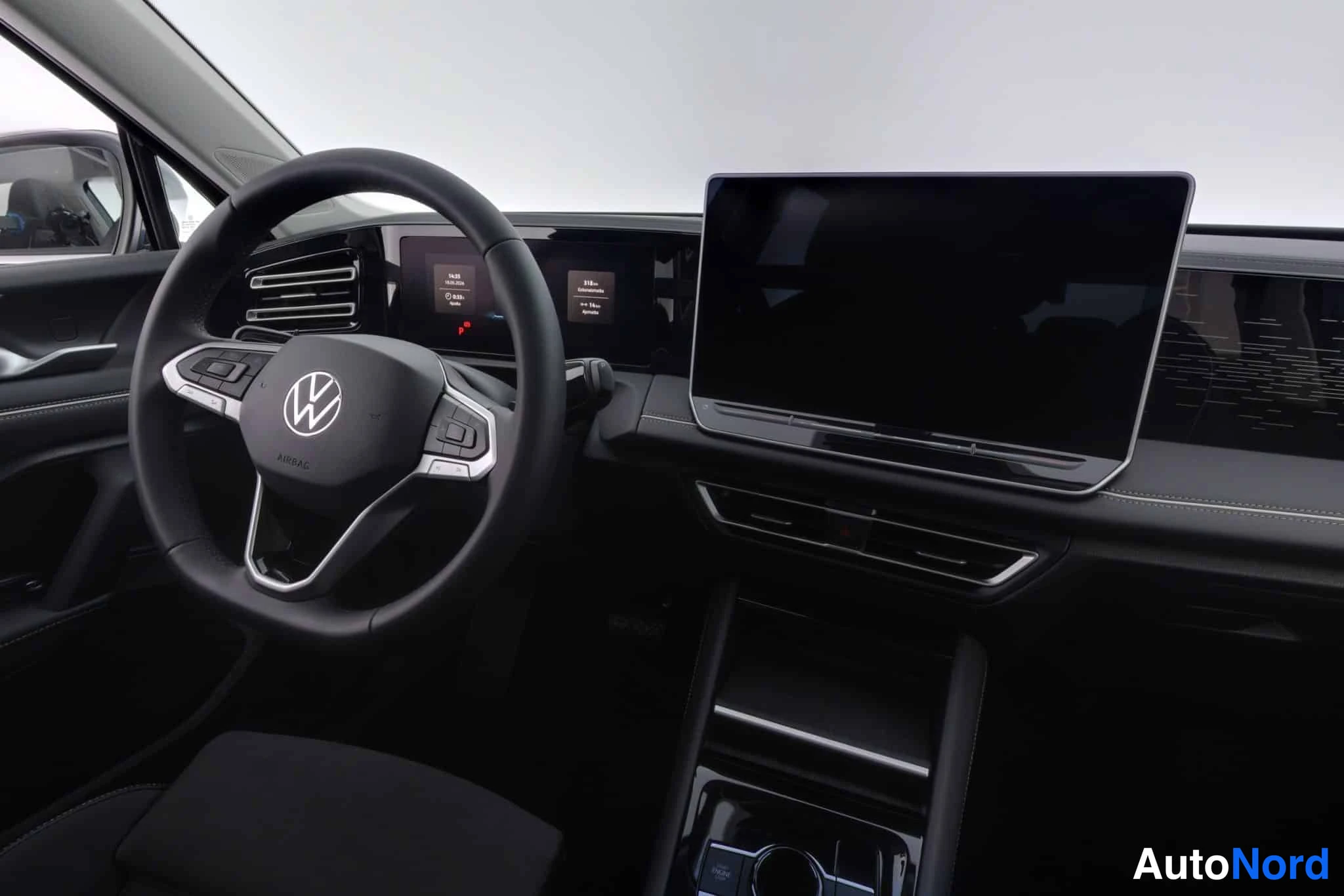 Sininen Volkswagen Tiguan 2026, kuva 15