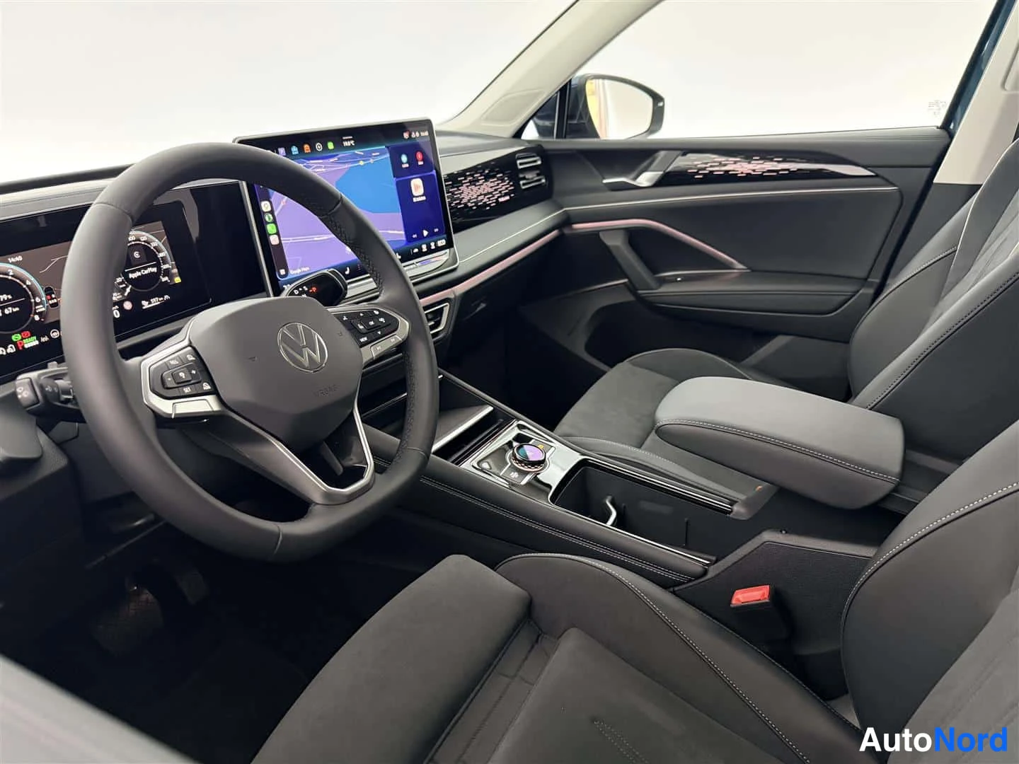 Sininen Volkswagen Tiguan 2026, kuva 20