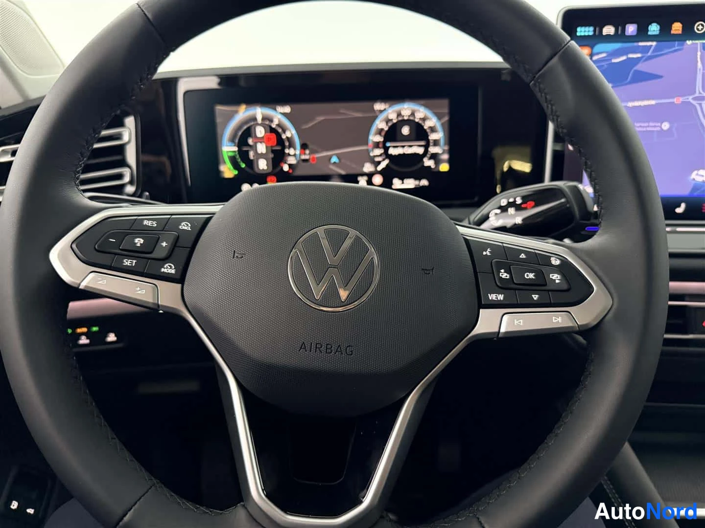 Sininen Volkswagen Tiguan 2026, kuva 21