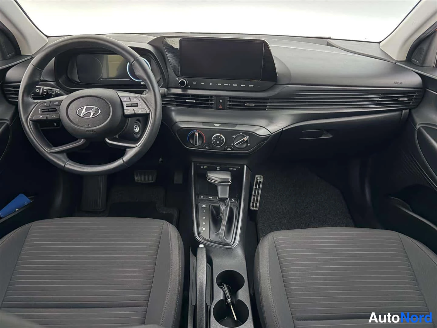 Röd Hyundai i20 2021, bild 12
