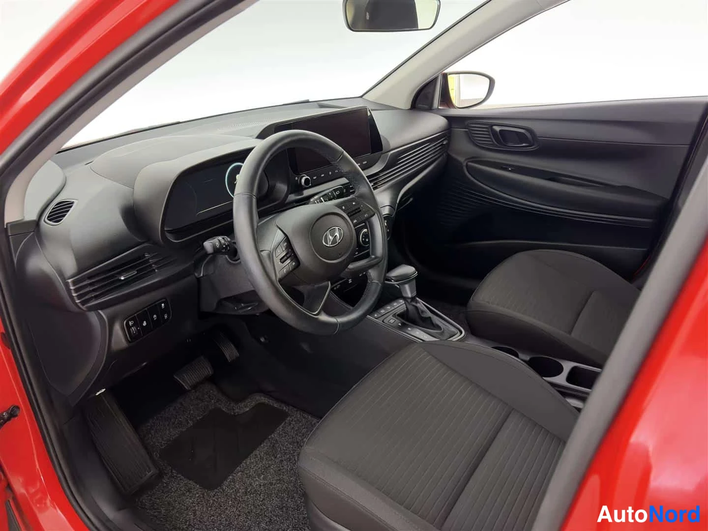 Röd Hyundai i20 2021, bild 16