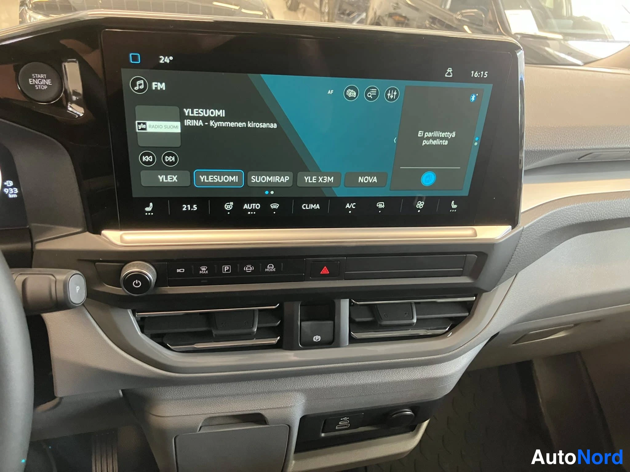 Musta Volkswagen Transporter 2026, kuva 17