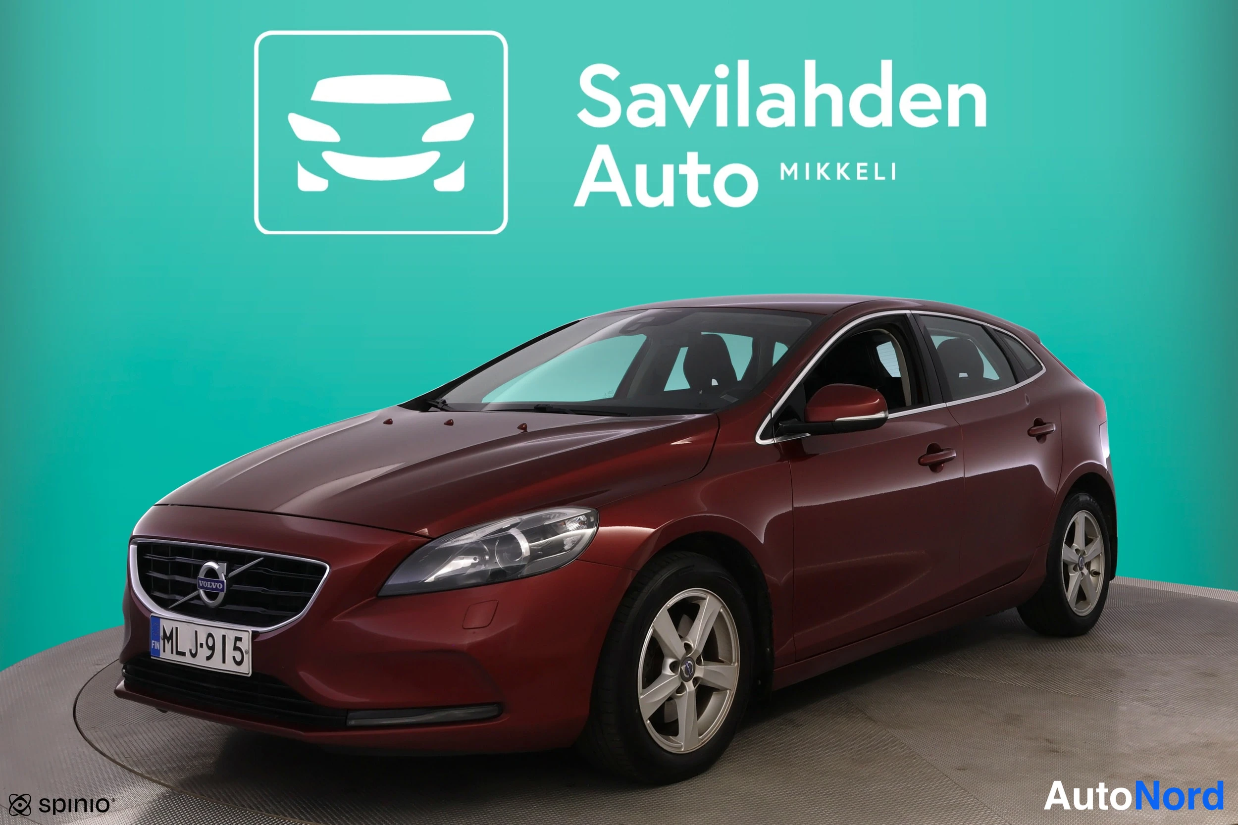 Punainen Volvo V40 2013, kuva 2