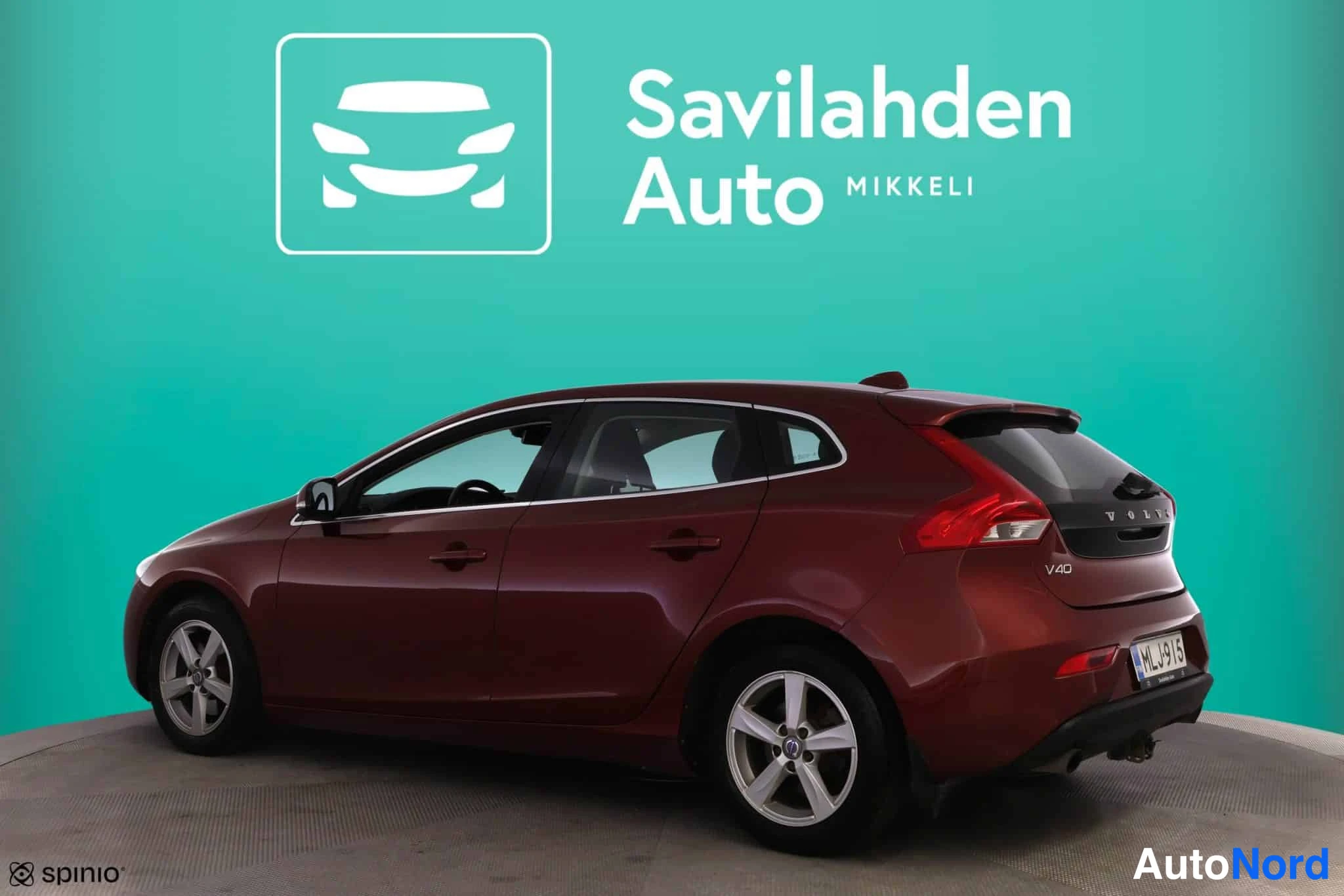 Punainen Volvo V40 2013, kuva 3
