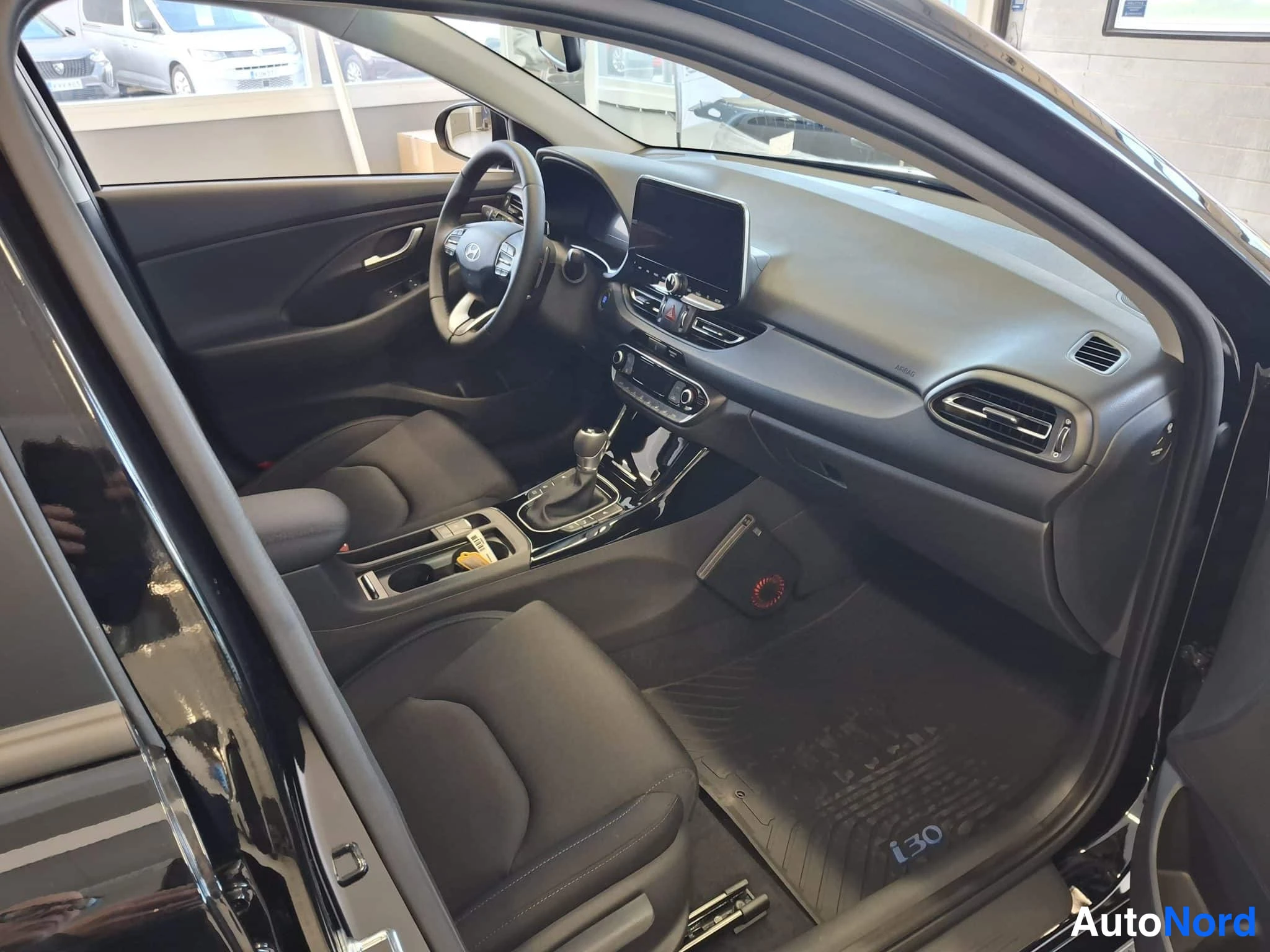 Musta Hyundai i30 2026, kuva 14