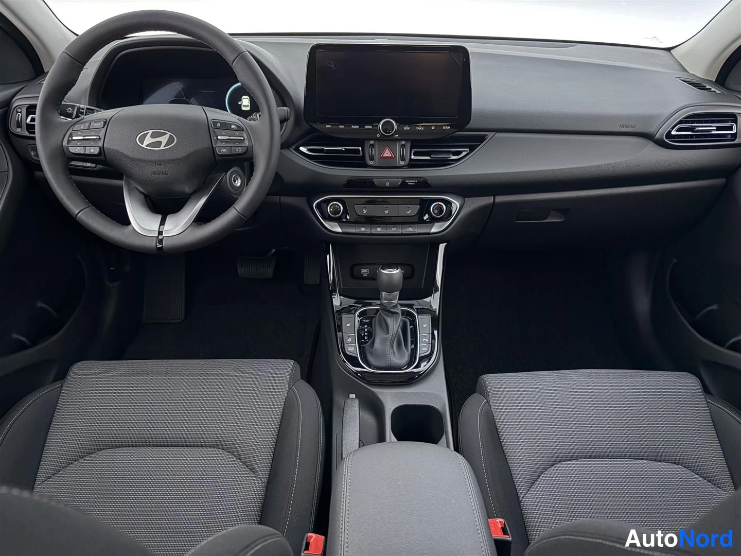 Musta Hyundai i30 2026, kuva 13