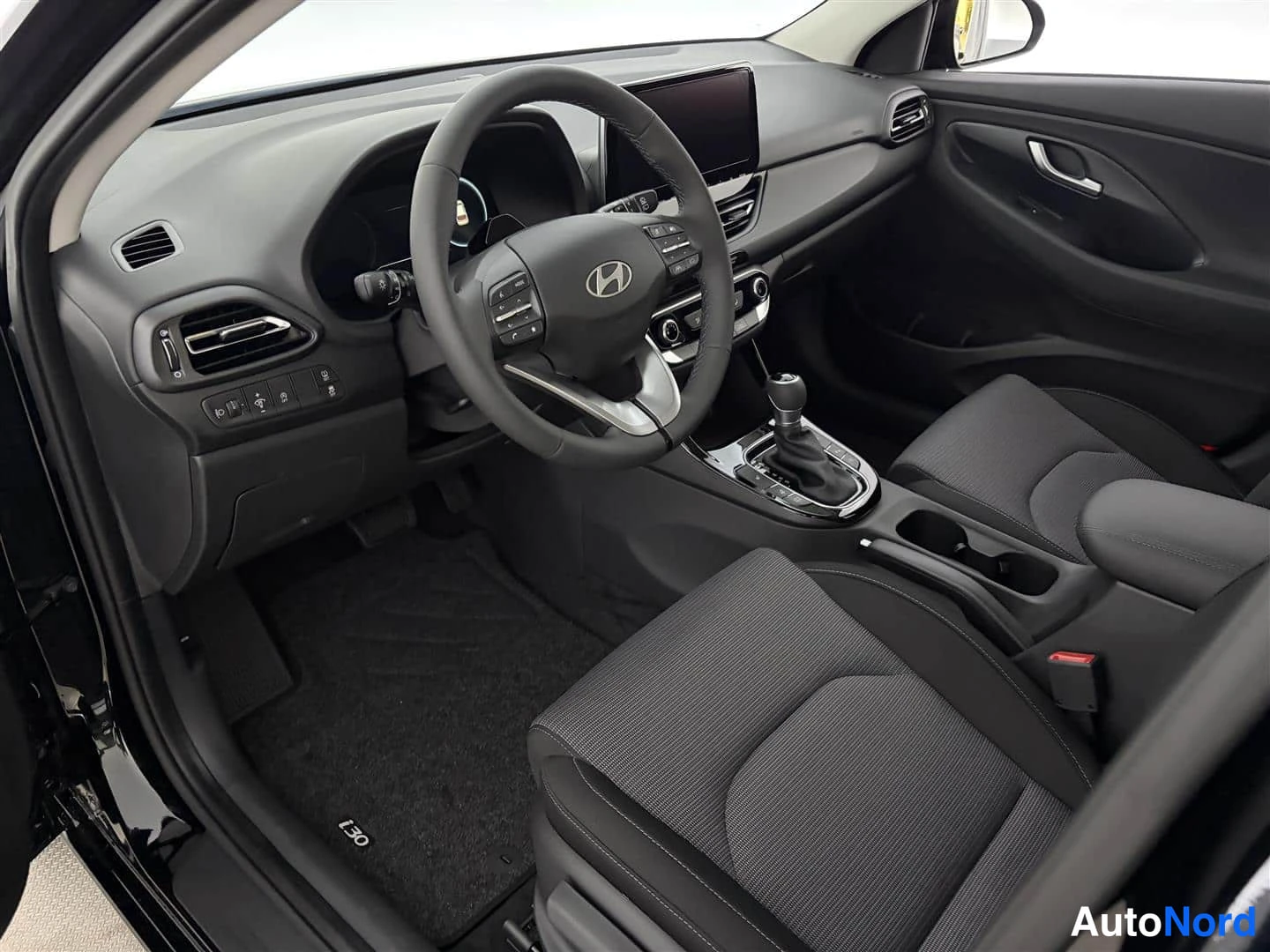 Musta Hyundai i30 2026, kuva 17