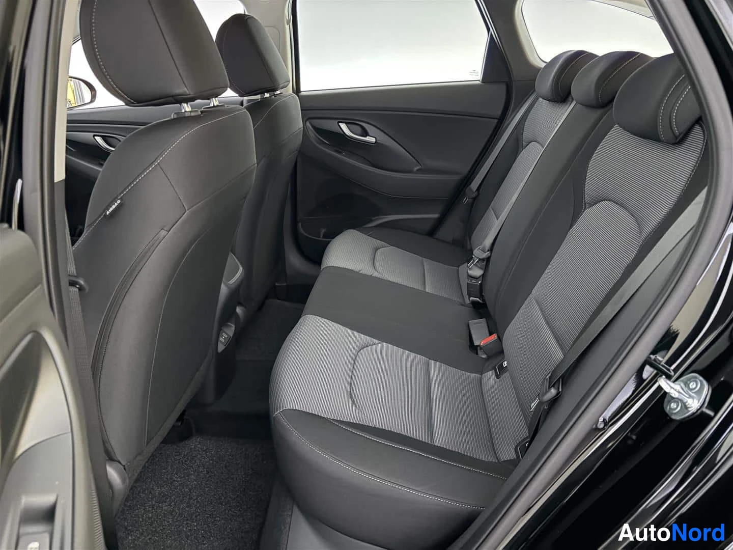Musta Hyundai i30 2026, kuva 18