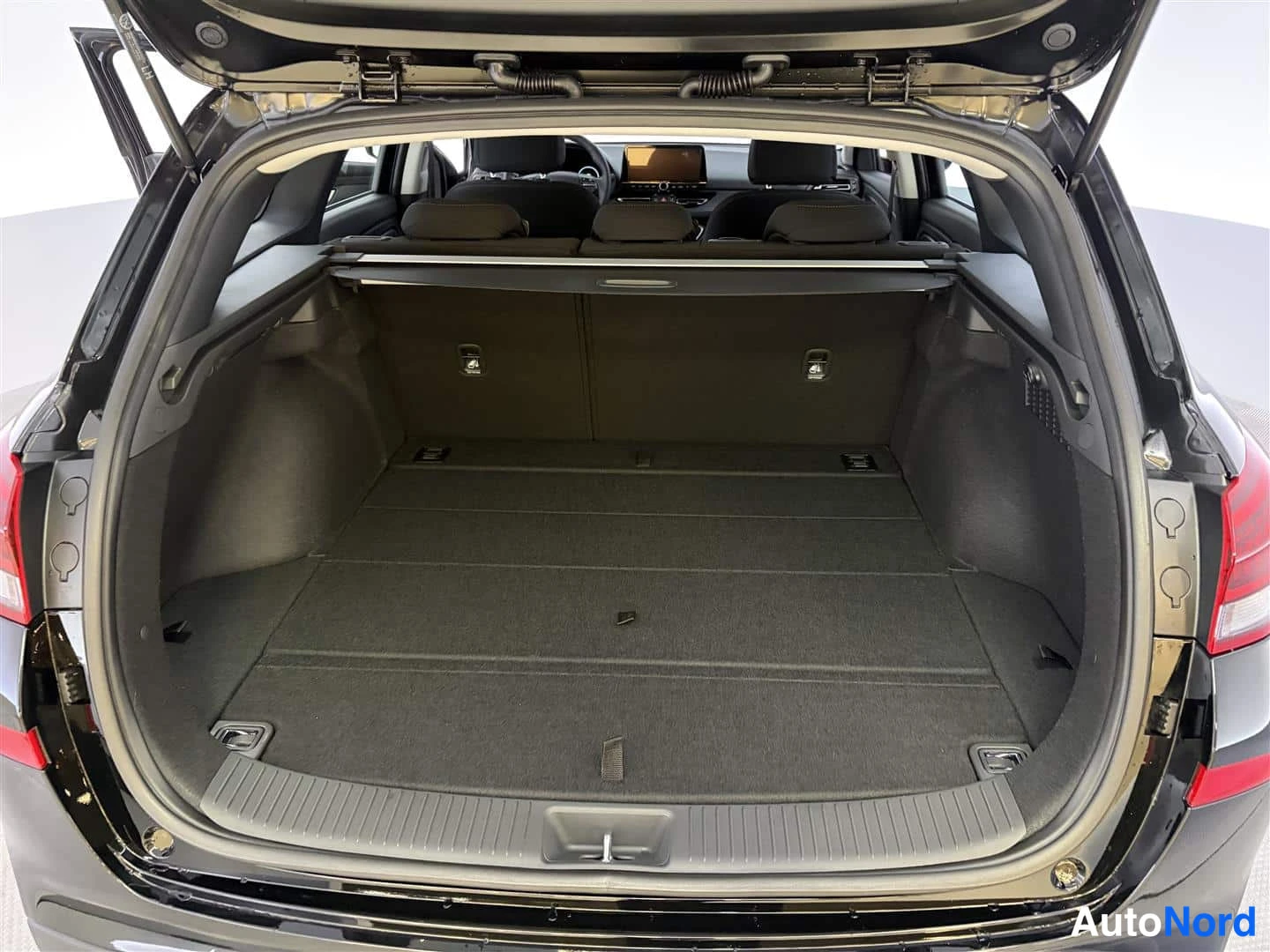 Musta Hyundai i30 2026, kuva 19