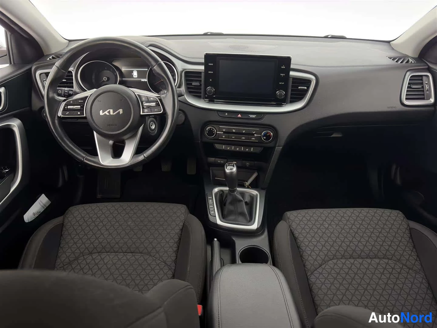 White Kia Ceed 2023, photo 13