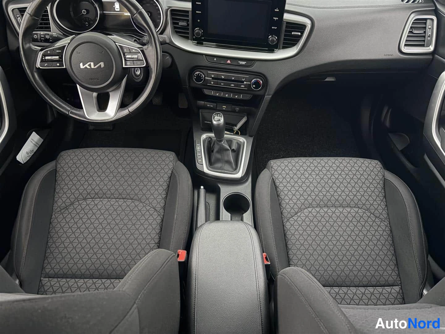 White Kia Ceed 2023, photo 14