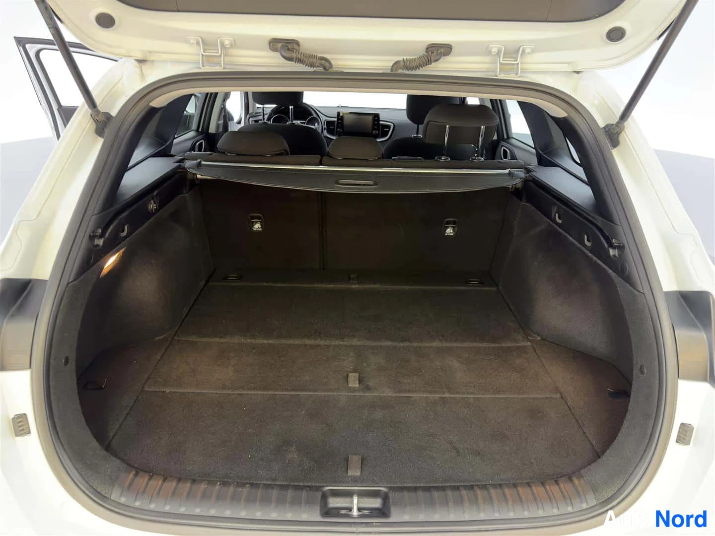White Kia Ceed 2023, photo 19
