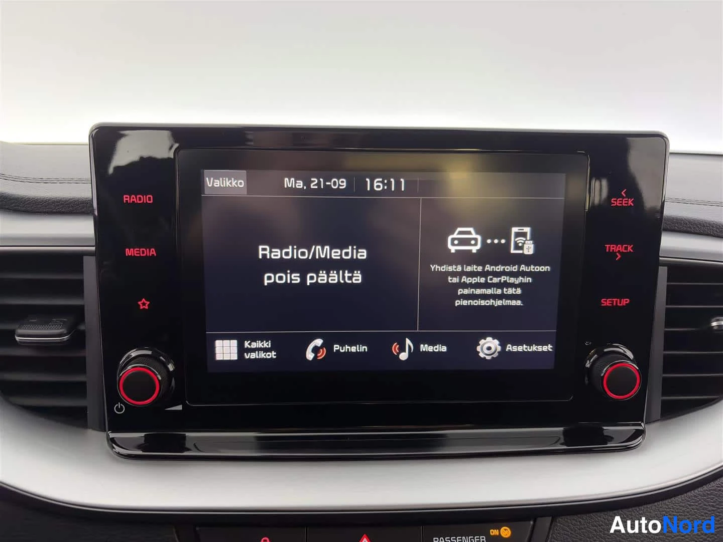 White Kia Ceed 2023, photo 21