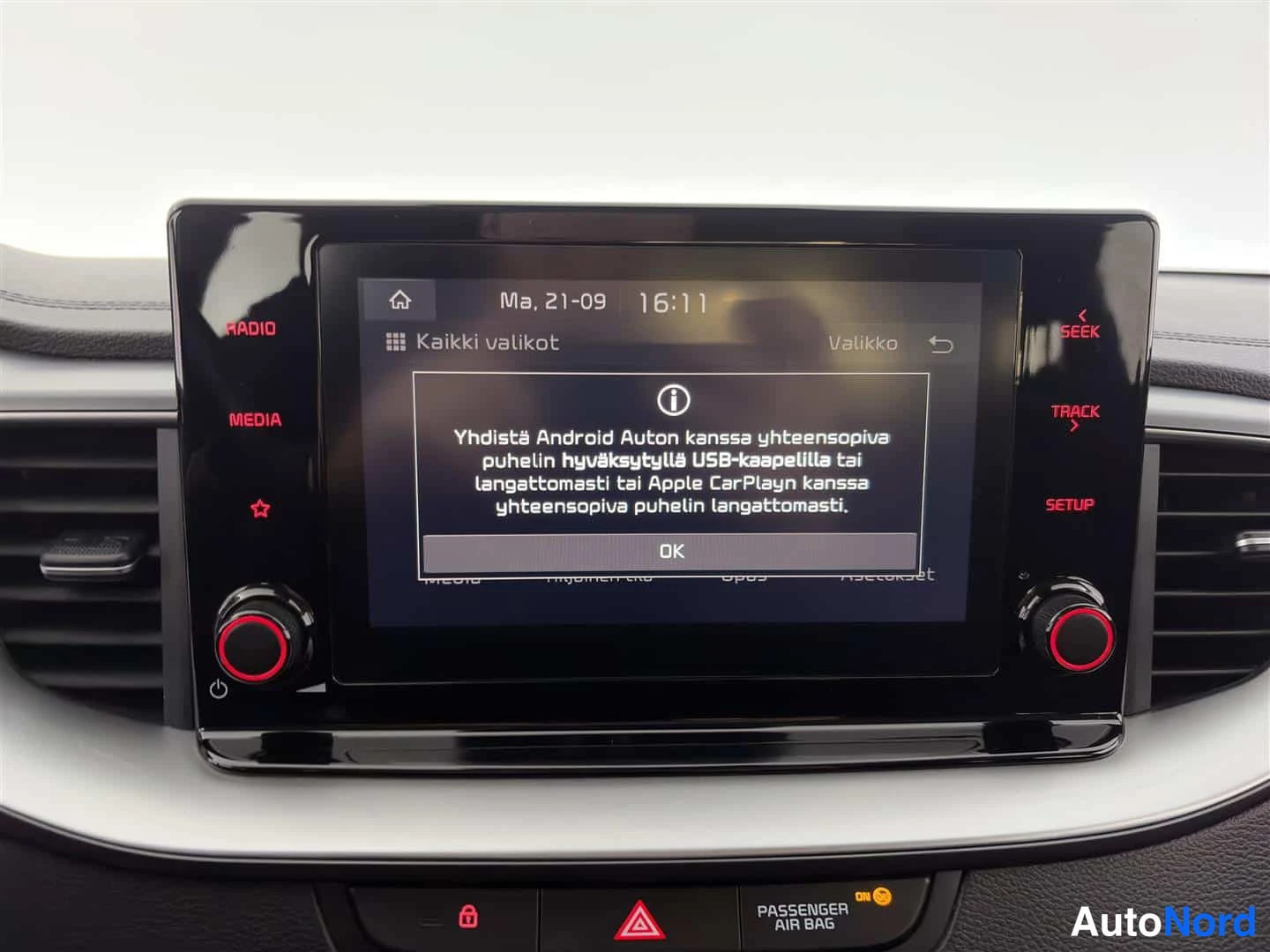 White Kia Ceed 2023, photo 22