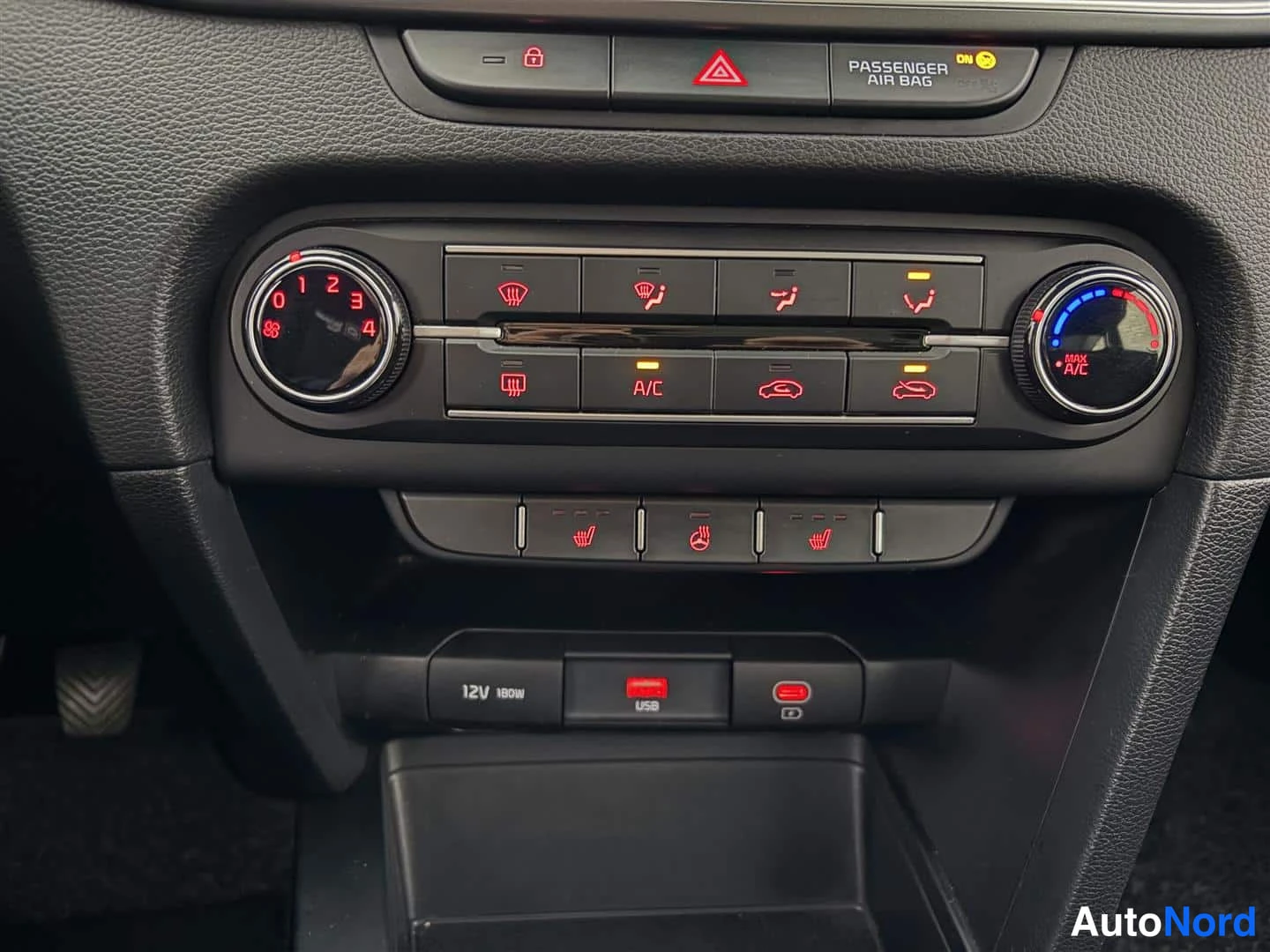 White Kia Ceed 2023, photo 25