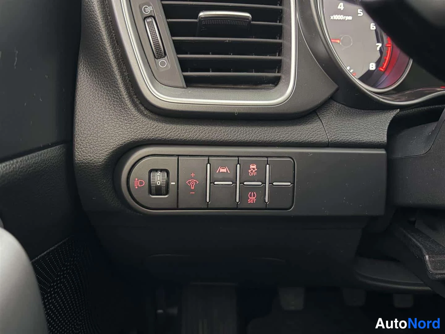 White Kia Ceed 2023, photo 30