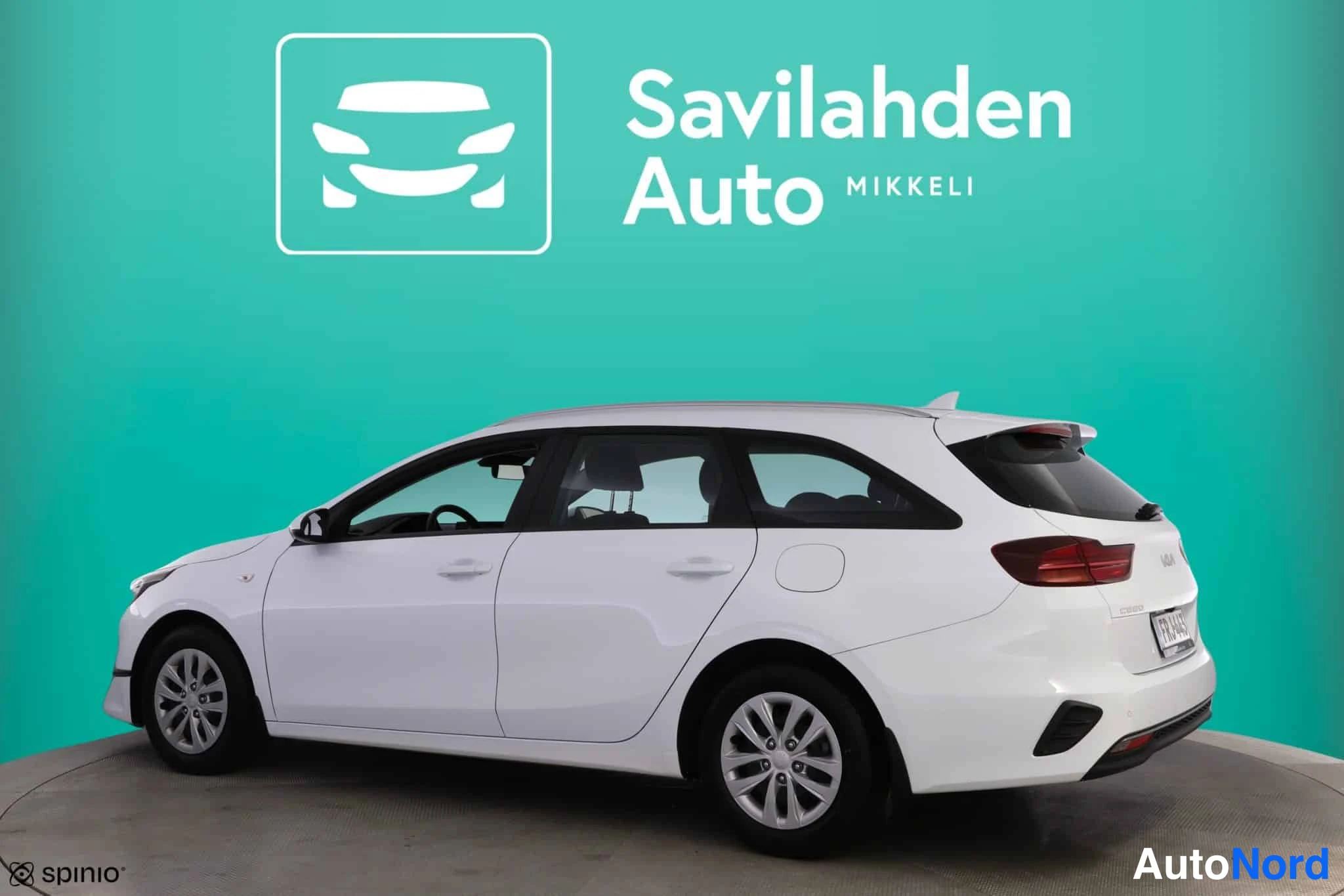 White Kia Ceed 2023, photo 4