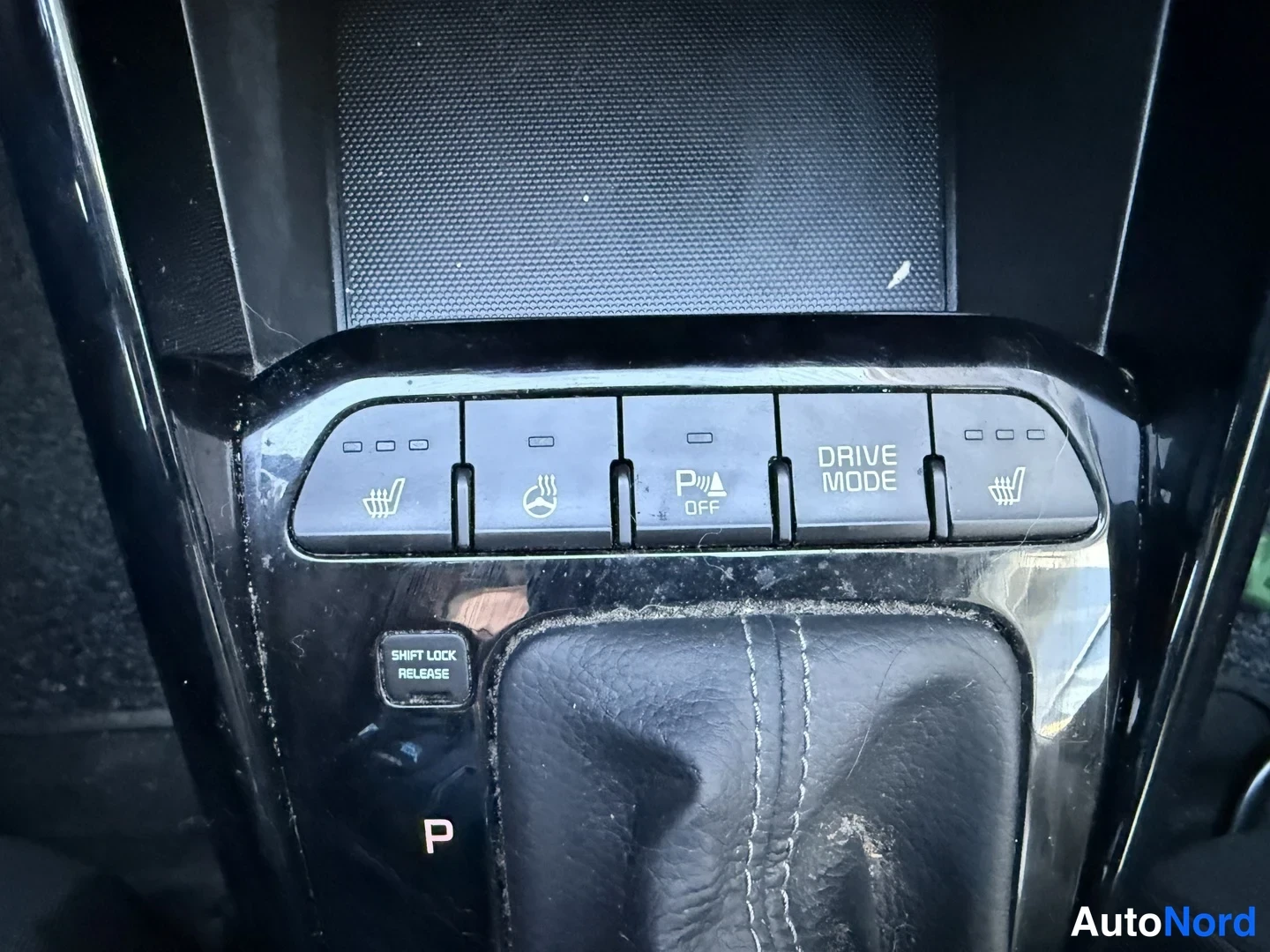 Silver Kia Rio 2021, detail, photo 8