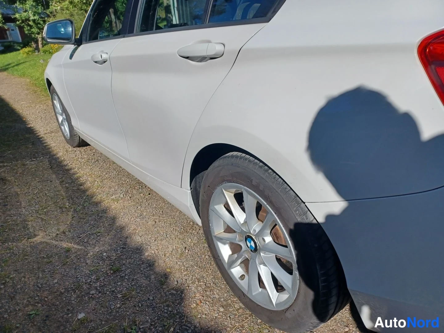 Valkoinen BMW 118d 2012, takaviisto, kuva 12
