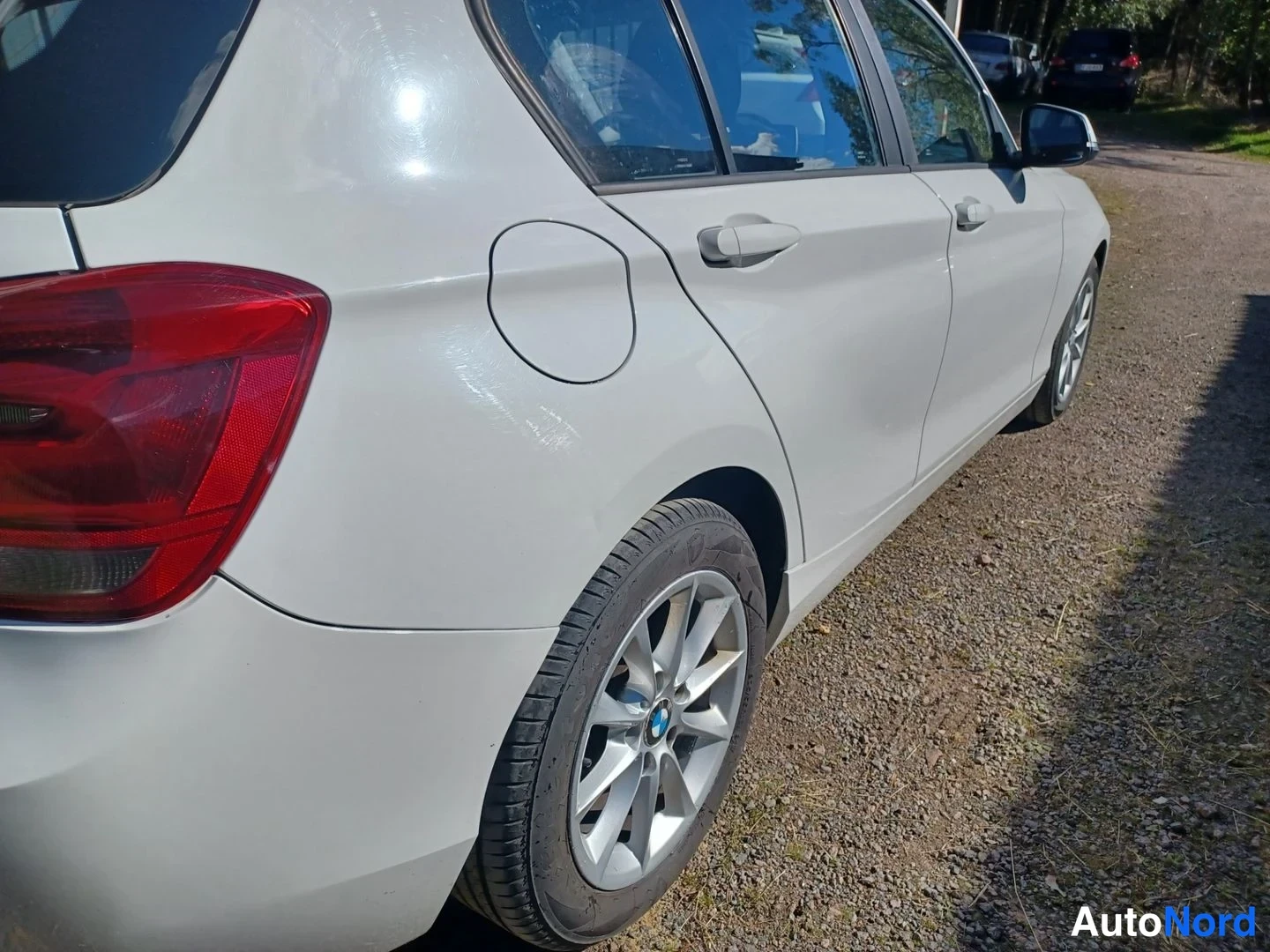 Valkoinen BMW 118d 2012, takaviisto, kuva 11