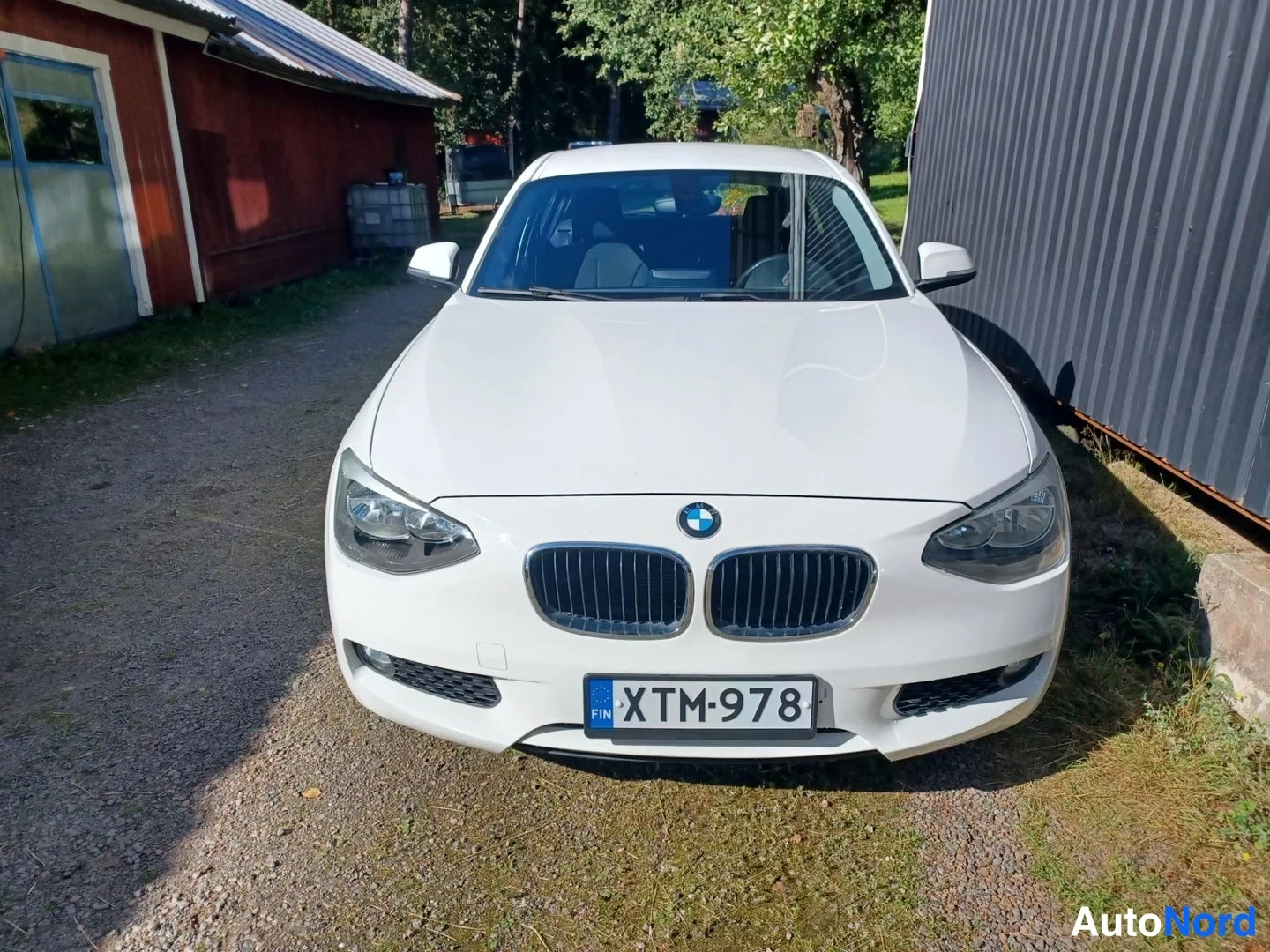 Valkoinen BMW 118d 2012, edestä, kuva 8