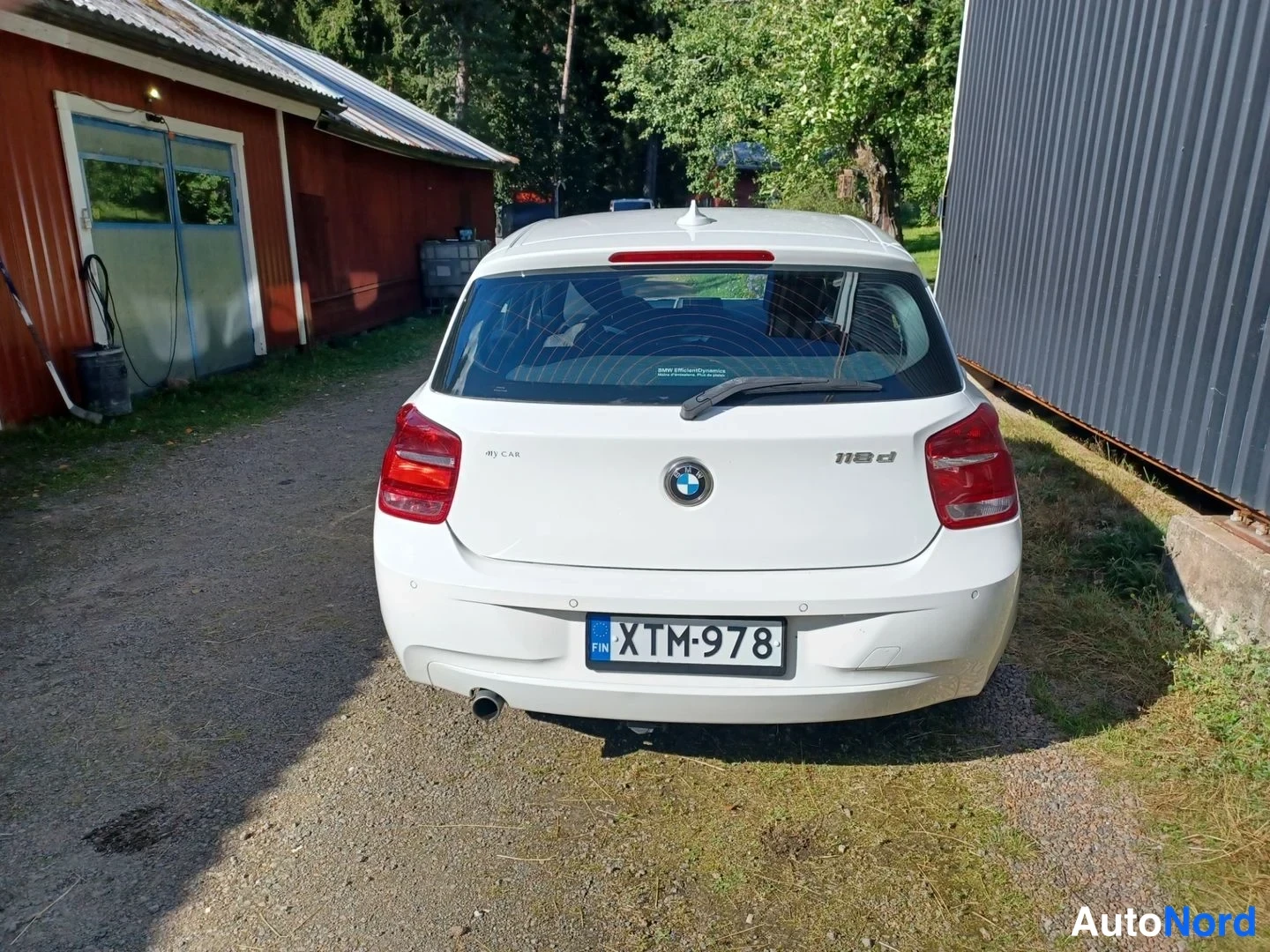 Valkoinen BMW 118d 2012, takaa, kuva 14