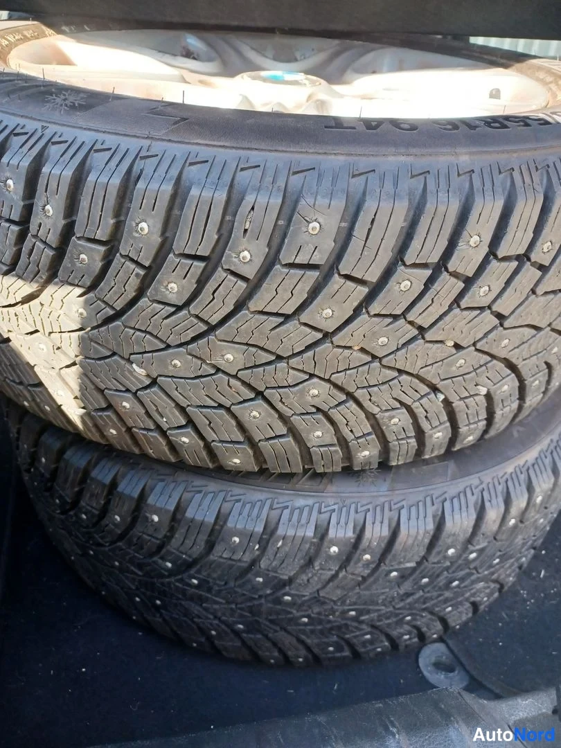 Valkoinen BMW 118d 2012, yksityiskohta, kuva 20