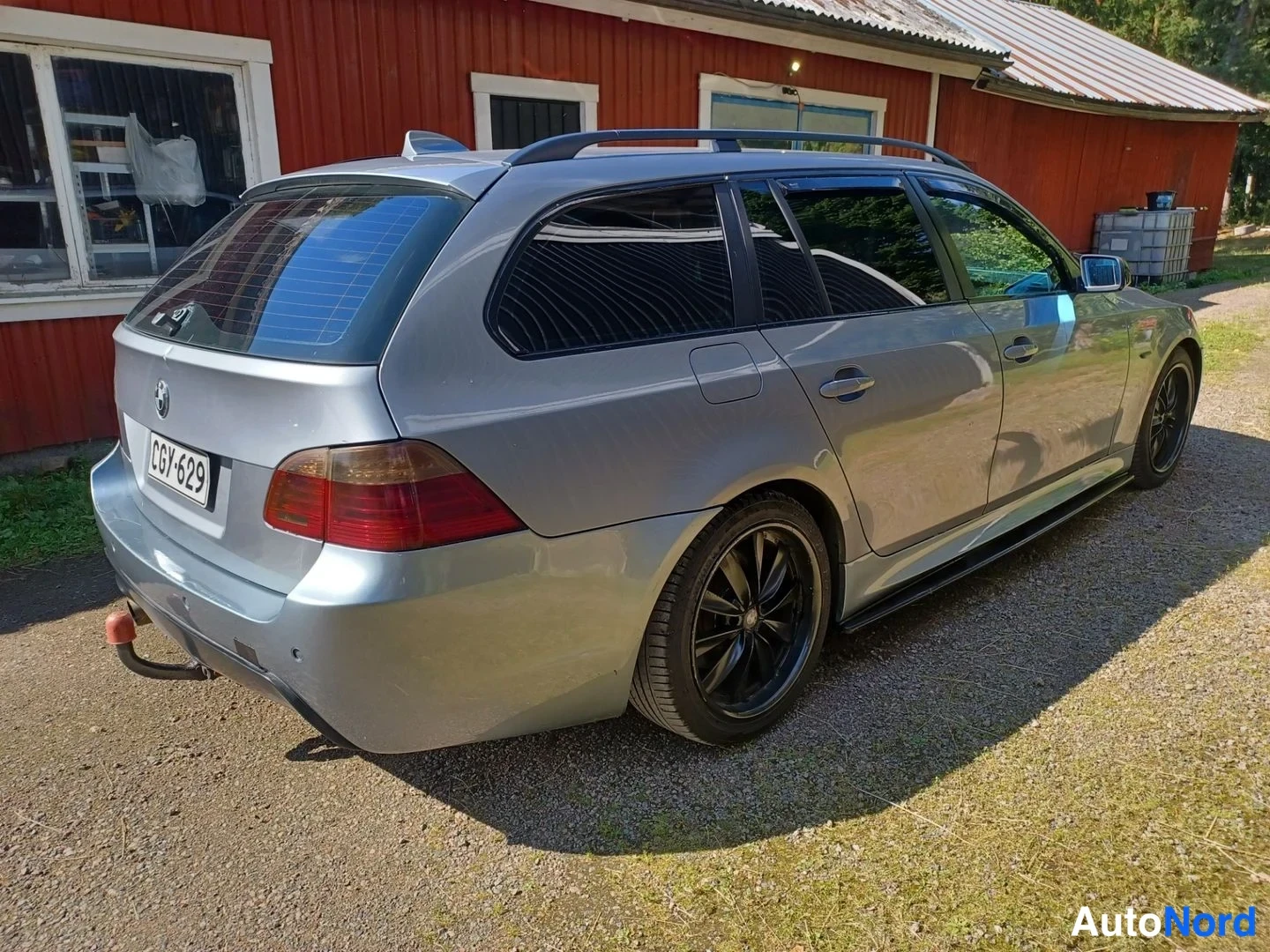 Harmaa BMW 525d 2005, takaviisto, kuva 7