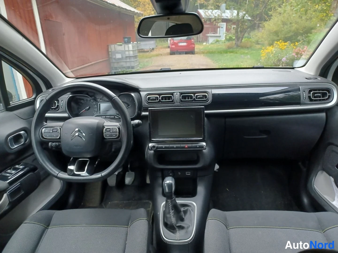 Valkoinen Citroen C3 2017, ohjaamo, kuva 14