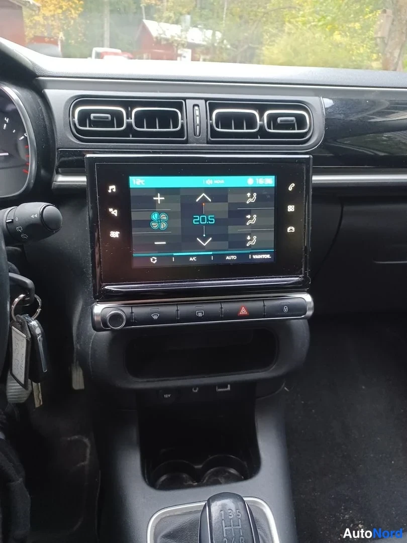 Valkoinen Citroen C3 2017, yksityiskohta, kuva 17