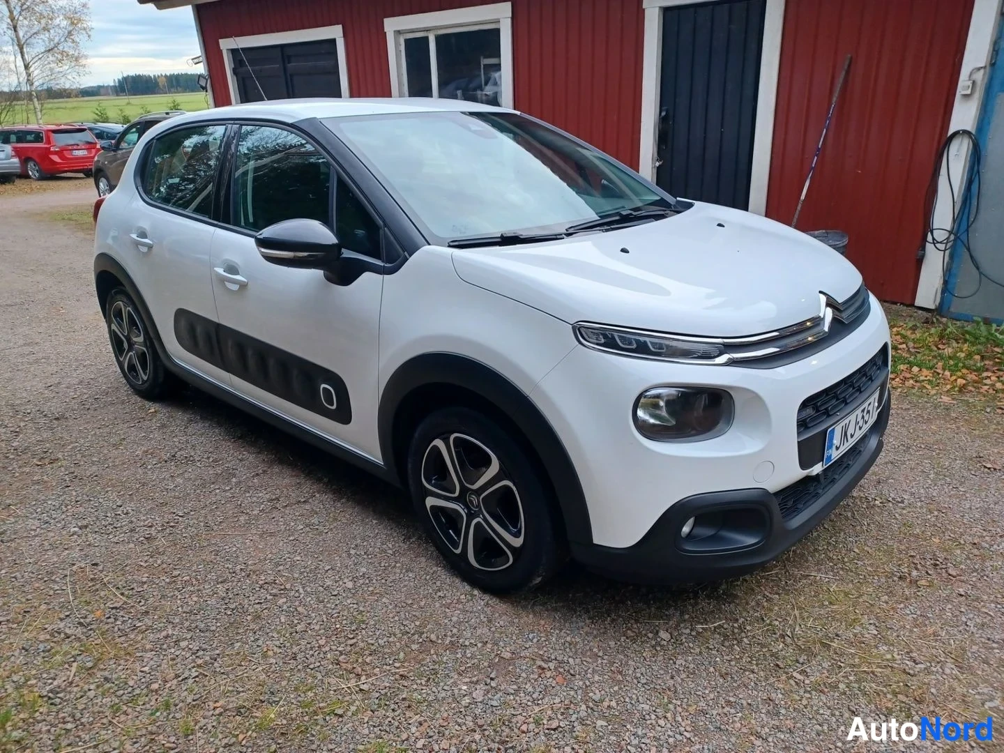 Valkoinen Citroen C3 2017, etuviisto, keula oikealle, kuva 5
