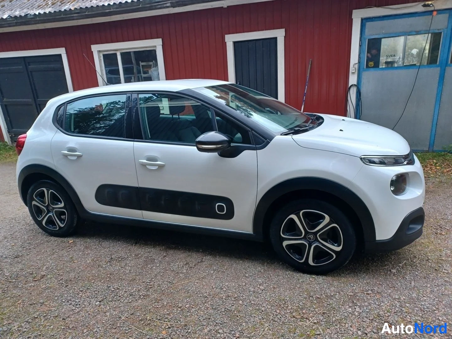 Valkoinen Citroen C3 2017, etuviisto, keula oikealle, kuva 3