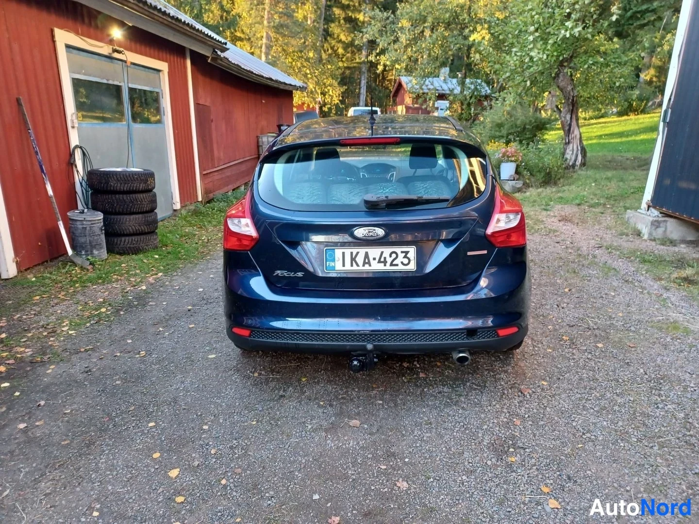 Sininen Ford Focus 2011, takaa, kuva 8
