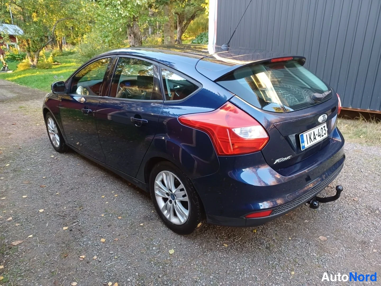 Sininen Ford Focus 2011, takaviisto, kuva 7