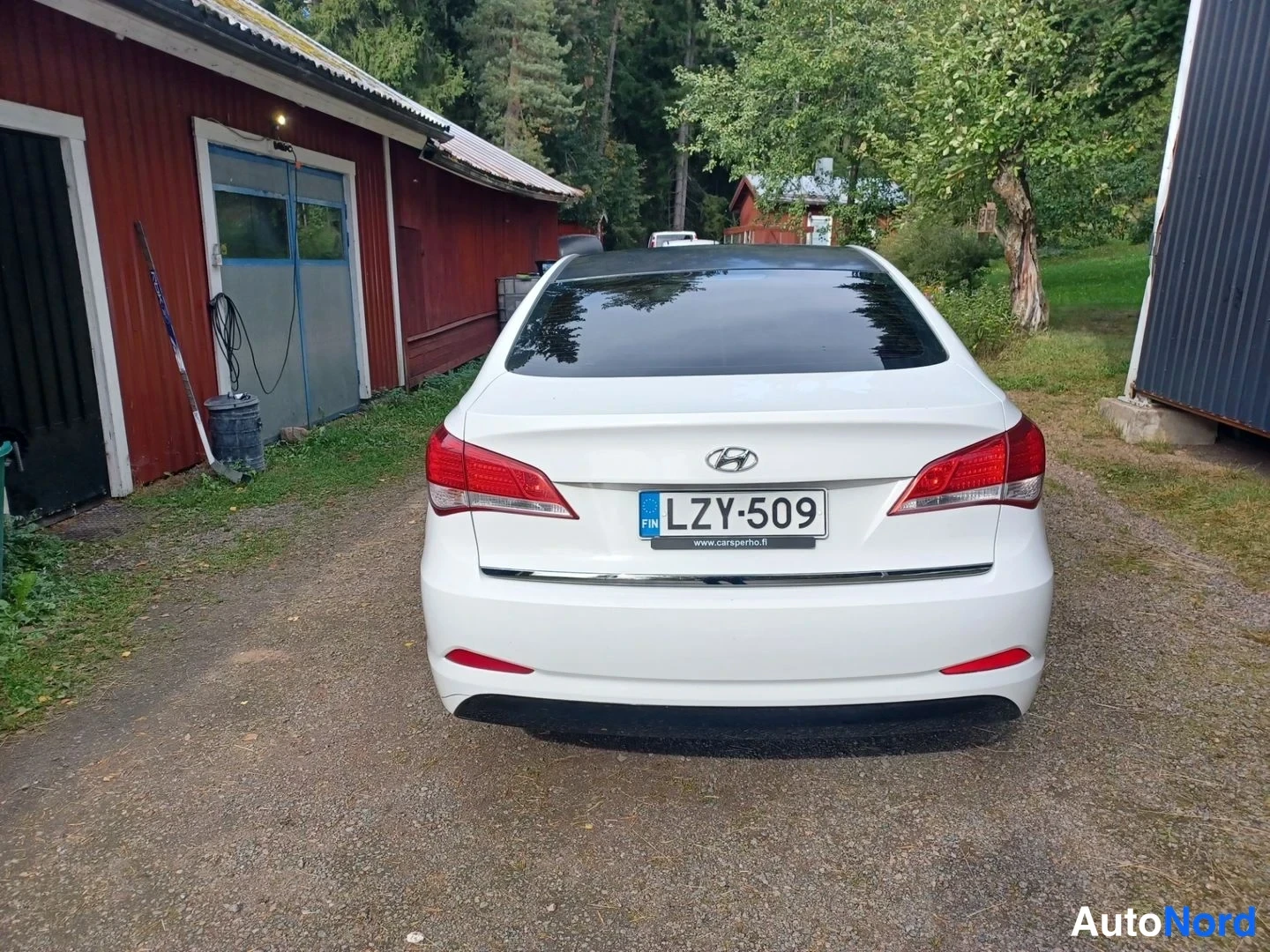 Valkoinen Hyundai i40 2012, takaa, kuva 13