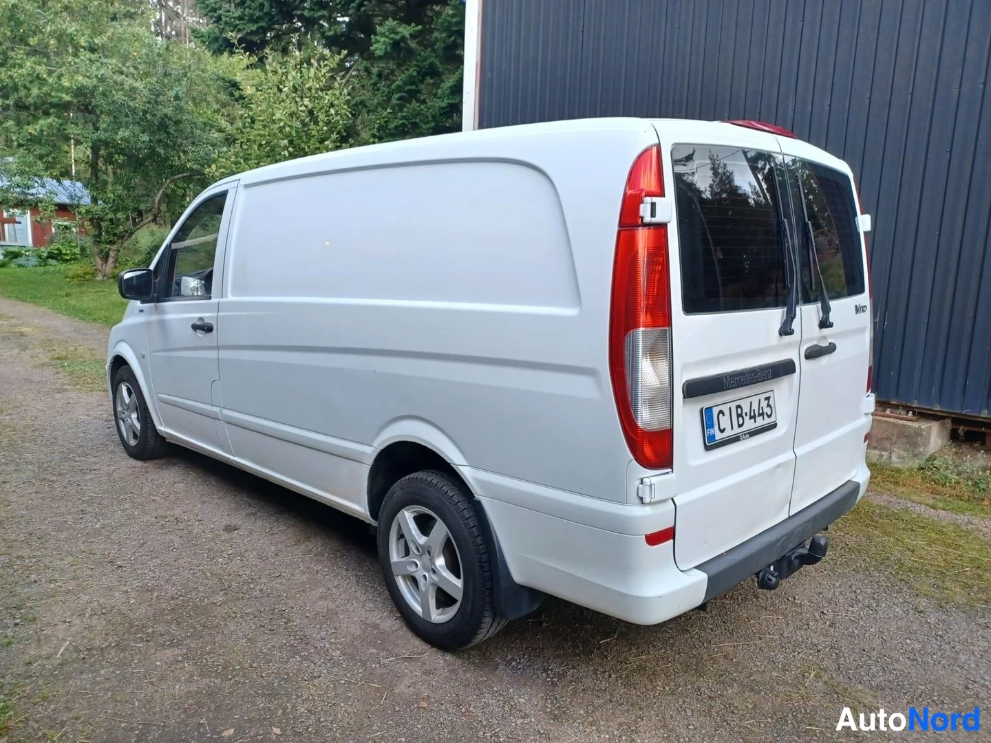 Valkoinen Mercedes-Benz Vito 110 CDI 2011, takaviisto, kuva 7