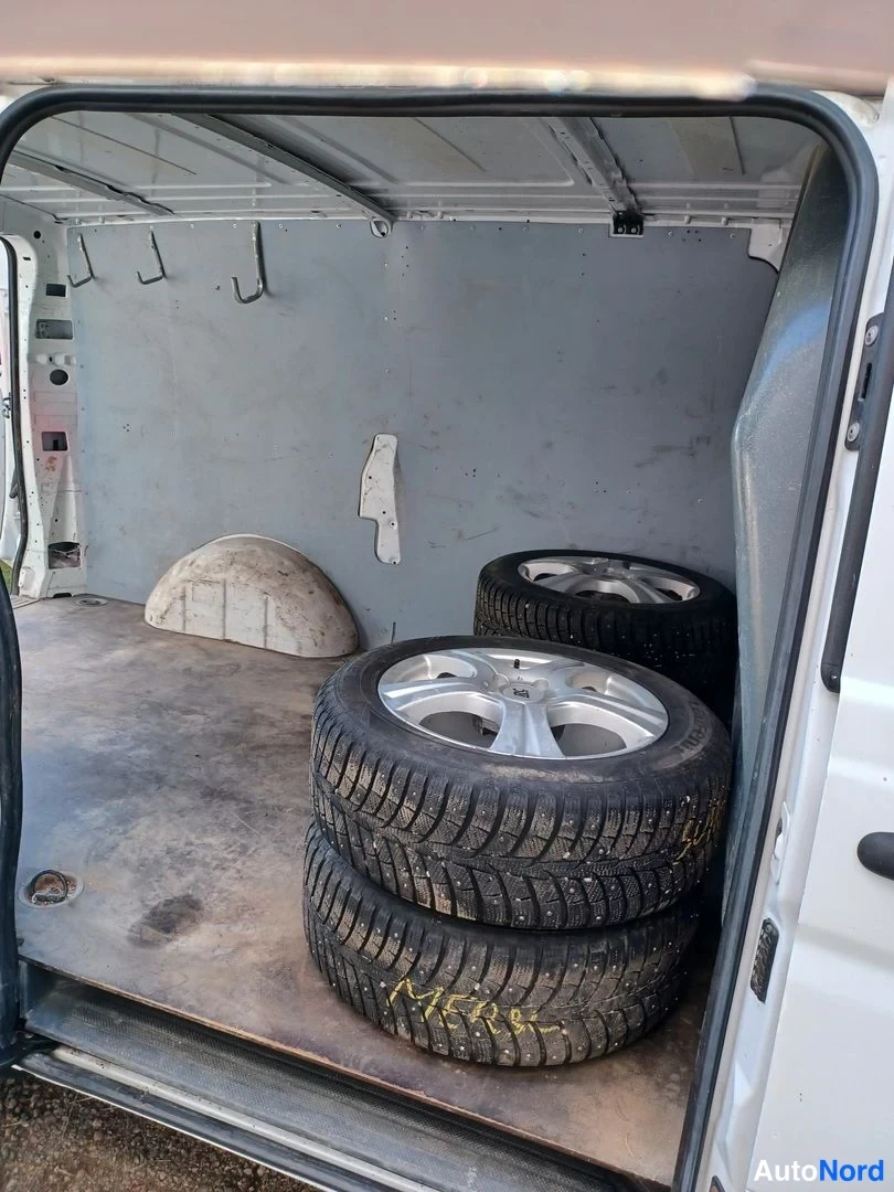 Valkoinen Mercedes-Benz Vito 110 CDI 2011, tavaratila, kuva 13
