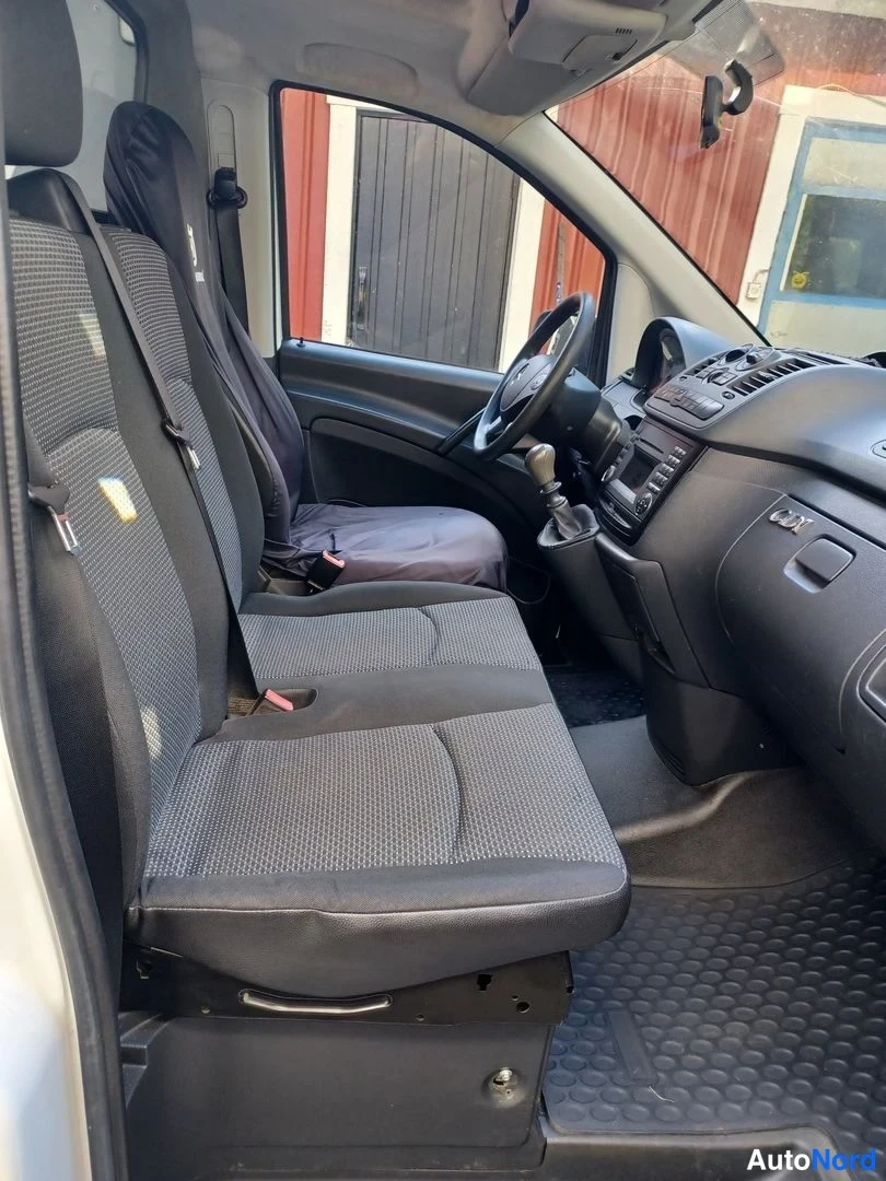 Valkoinen Mercedes-Benz Vito 110 CDI 2011, etuistuimet, kuva 12